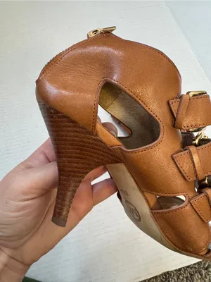 Michael Kors Tan Leather Strappy Buckle Kitten Heels Womens 6.5 Y2K Dressy thumbnail 7