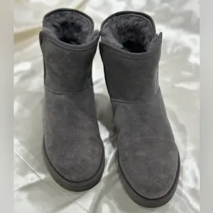 Ugg Cory II Suede Short Ankle Boots 5 Charcoal Gray Minimal Classic Mini Fall thumbnail 7