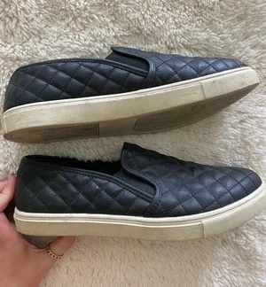 Steve Madden Slip-Ons thumbnail 2