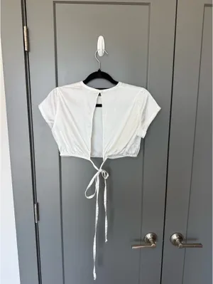 White Top Olivaceous Crop thumbnail 4