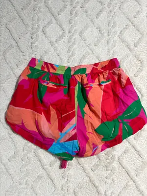 Vineyard vine shorts size medium thumbnail 3