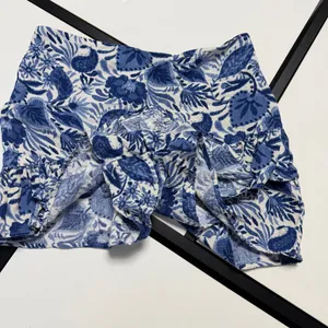 ✨ Zara Blue & White Floral Ruffled Skort | Size XS ✨🖤 thumbnail 5
