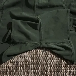 Lululemon Hotty Hot High-Rise Lined Short 4" thumbnail 3