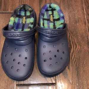 Crocs navy blue shoes size 6 thumbnail 3