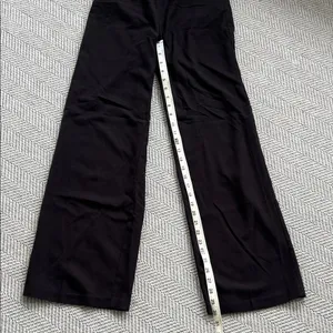 Women’s H&M Black Elastic-Waist Pants thumbnail 6