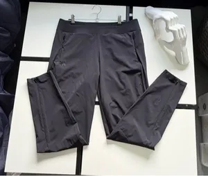 On Running Women's Lightweight Pants Black Size S - Elastic Waist Ankle Zip thumbnail 6