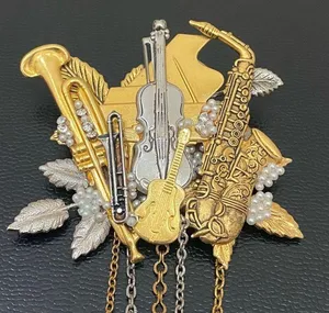 Vintage Musical Instruments Music Theme 3D Brooch 36.6g thumbnail 4