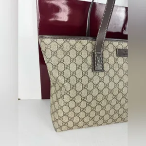 GUCCI GG Supreme Monogram Medium Zippered Shopping Tote Dark Brown. thumbnail 3