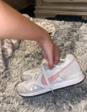 Nike Sneakers thumbnail 1