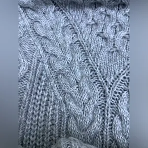 Abercrombie Nice crewneck sweater LIKE NEW💙 thumbnail 6