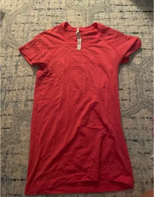 Lululemon Pink Swiftly Tech thumbnail 1