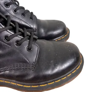 Dr. Martens 1460 Smooth Leather 8-Eye Combat Boots Black Yellow Stitching Sz 8 thumbnail 3