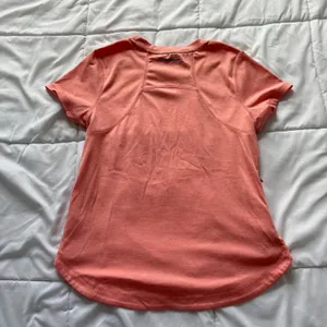 Eddie Bauer Womens Small Coral Heather Short Sleeve Active Tee Zipper Pocket thumbnail 6