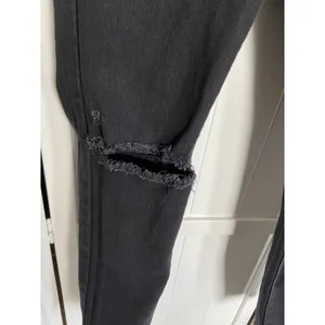 Time & Tru Womens Jeans Sz 6 Petite‎ Black Distressed High Rise Skinny Denim thumbnail 5