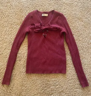 Hollister Sweater thumbnail 1