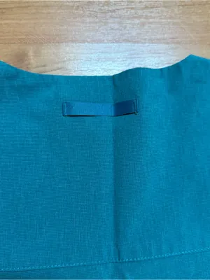 FIGS FIONe.a.c. Lekei Utility Scrub Top in Marine Size XS thumbnail 8