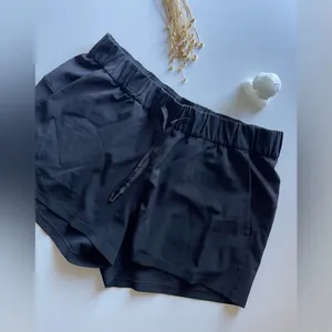 Lululemon On The Fly Woven Short Inseam 2.5" Black Size 12 thumbnail 4