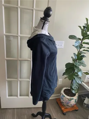 Black lululemon savanasa jacket size 6 thumbnail 2