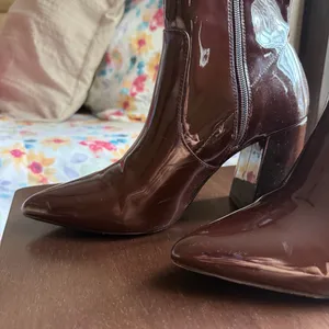 Brown Boots Abound Size 8 thumbnail 2