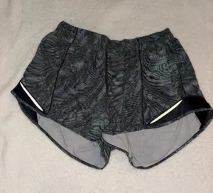 Lululemon Gotta Hot 4" Shorts thumbnail 1