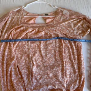 Gimmick BKE sz L Womens Pink Sheer Puff Sleeve Lace Keyhole Back Blouse Top Boho thumbnail 8