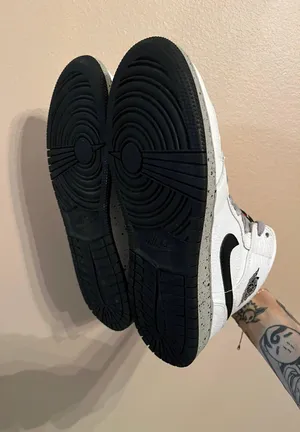 Air Jordan 1 Retro Mid GS ‘White Cement’ thumbnail 5