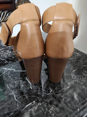 Simple Tan Crisscross Block Heel Sandals Size 8.5 thumbnail 4