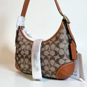 Coach Hamptons Hobo Bag In Crystal Signature Jacquard thumbnail 6