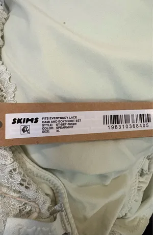 Skims fits everybody lace triangle cami in Spearmint thumbnail 3