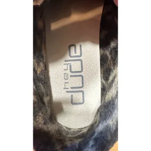 Hey Dude Britt Cream Cheetah Women Size 7 Felt Fur‎ Lined Ankle Bootie thumbnail 3