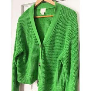 H&M Women Green Ribbed Knit V-Neck Cropped Cardigan Sweater Button Front Small thumbnail 5