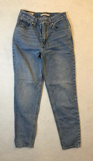 Levi's Premium 80s Mom Jeans High Rise Light Wash Size 25 thumbnail 1