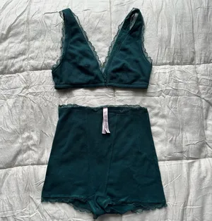 PINK - Victoria's Secret green set thumbnail 1