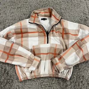 Pretty Little Thing Sweatshirt thumbnail 1