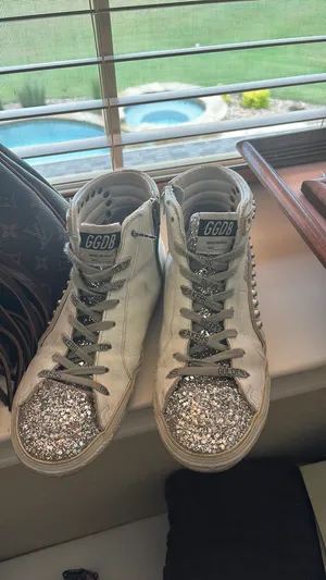 Golden Goose thumbnail 5