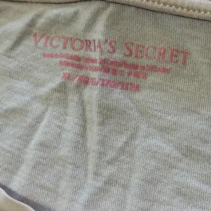 Victoria’s Secret Short Sleeve Night Shirt Light Pink With Red Velour Bow Sz XL thumbnail 7