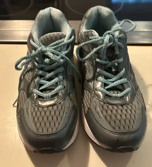 Women’s Xelero shoes. Lightly‎ worn. These do not come with insoles. thumbnail 1