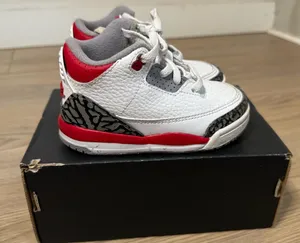 Air Jordan Retro 3 thumbnail 1