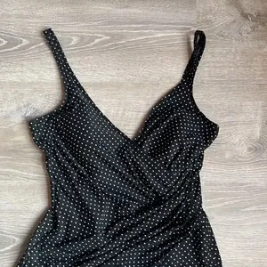 Miraclesuit Pin Point Oceanus V-neck Slimming One Piece Swimsuit thumbnail 5