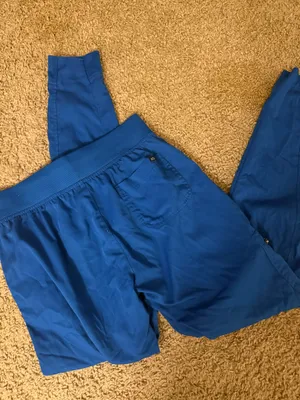 Amazon Adar jogger scrubs thumbnail 3