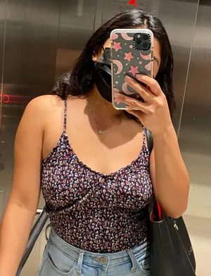 Hollister Crop Top thumbnail 1