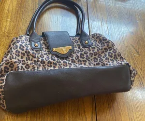 Used Tommy Hilfiger purse thumbnail 4