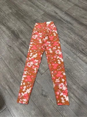 Aerie offline real me High-Waist Floral Print Leggings in Peach & White thumbnail 5