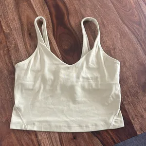 Lululemon crop tank, light green, size 6 excellent condition thumbnail 1
