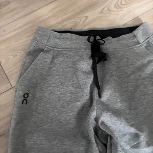 On‎ Running Womens Sweatpants Grey Heather Joggers Size S Swiss Engineering thumbnail 6