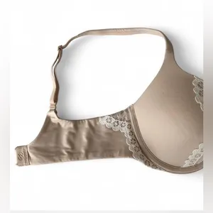 Victoria's Secret Body Underwire Padded Perfect Shape Bra size XS thumbnail 3