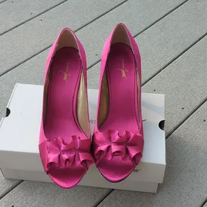NWT Jacqueline Ferrar Satin Tiffany Peep Toe Heels | Satin Peep Toe Heels thumbnail 2