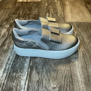Joy Leather Silver Slip-On Women's Shoes Size 6.5 thumbnail 5