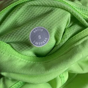 Lululemon Work It Out Shorts Zippy Green Neon Low Waist Workout Gym Size 8 thumbnail 4