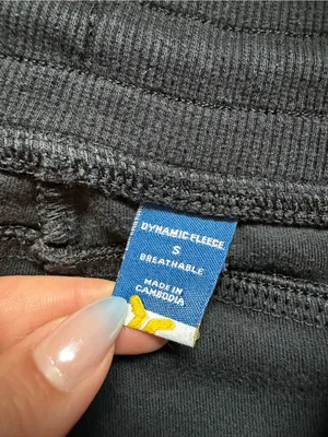 Old Navy Dynamic Fleece joggers thumbnail 8